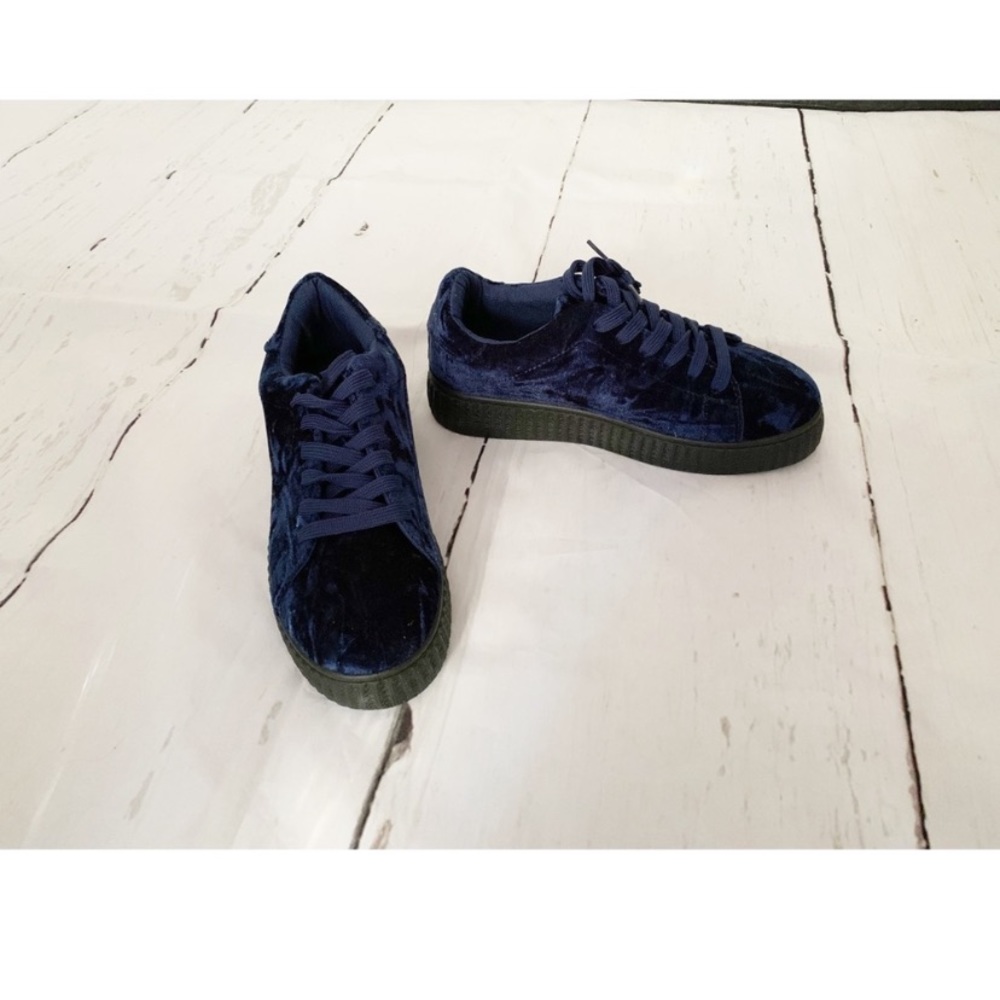 Rouge Blue Velvet Velour Shoes Size 8